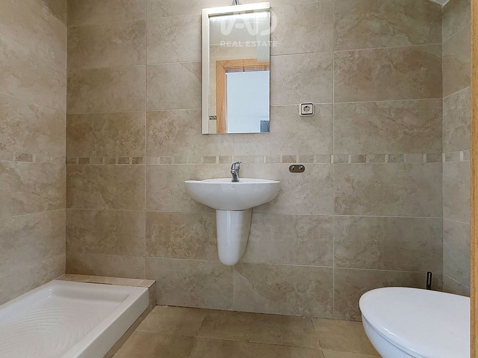 6 soverom Kjedet enebolig til salgs i Terrassa med garasje - € 719 000 (Ref: 10186310)