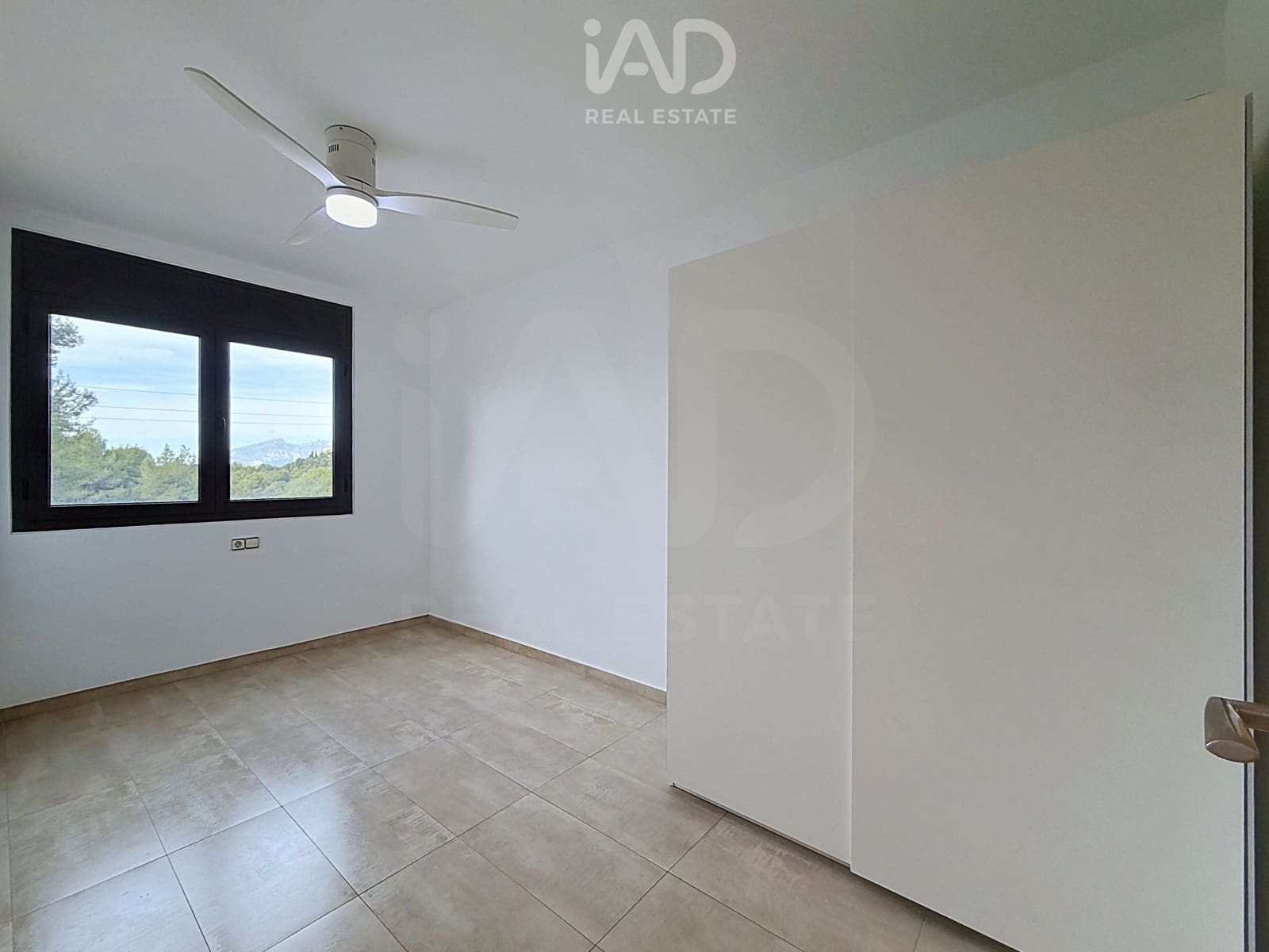 6 soverom Kjedet enebolig til salgs i Terrassa med garasje - € 719 000 (Ref: 10186310)