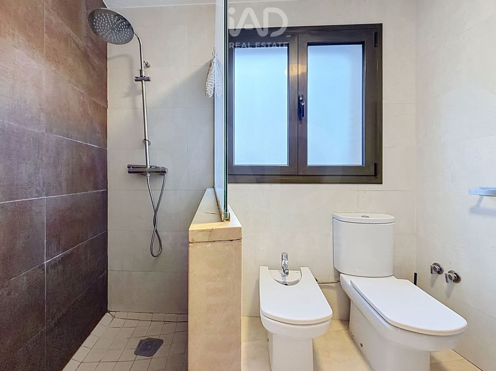 6 soverom Kjedet enebolig til salgs i Terrassa med garasje - € 719 000 (Ref: 10186310)