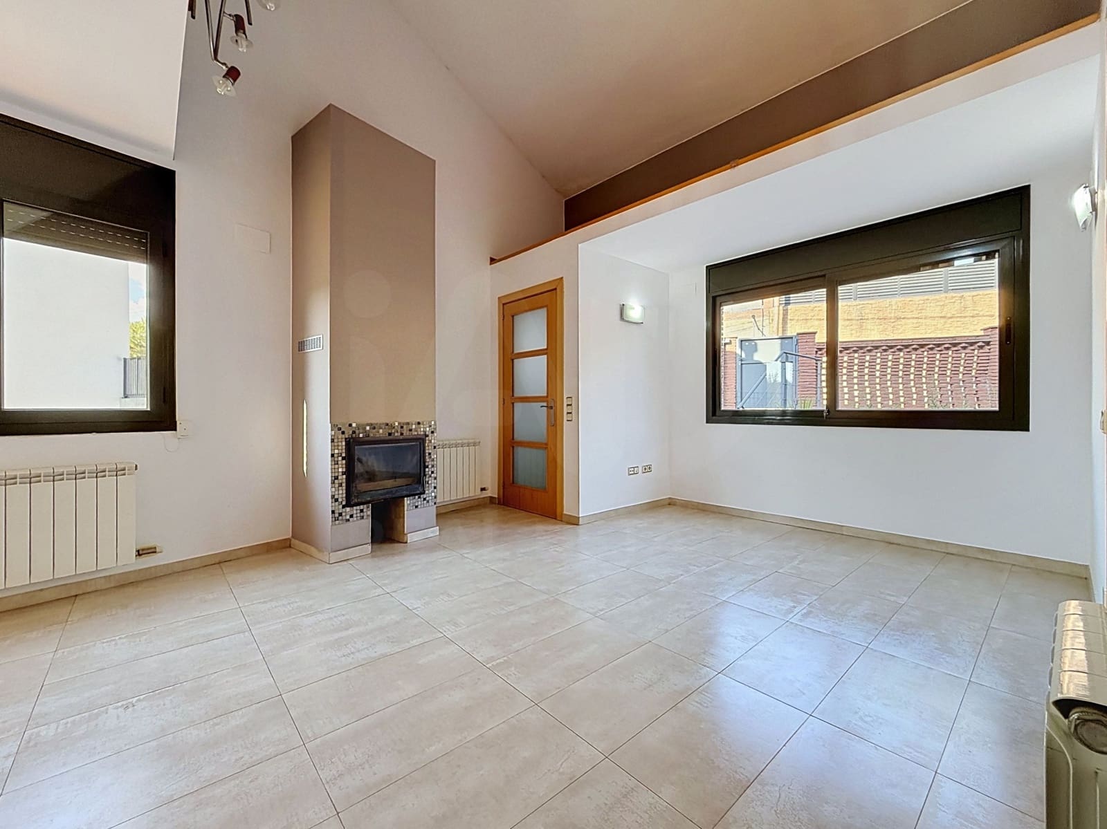 6 soverom Kjedet enebolig til salgs i Terrassa med garasje - € 719 000 (Ref: 10186310)
