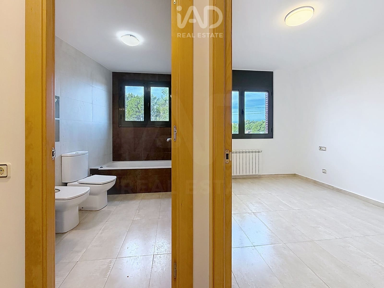 6 soverom Kjedet enebolig til salgs i Terrassa med garasje - € 719 000 (Ref: 10186310)