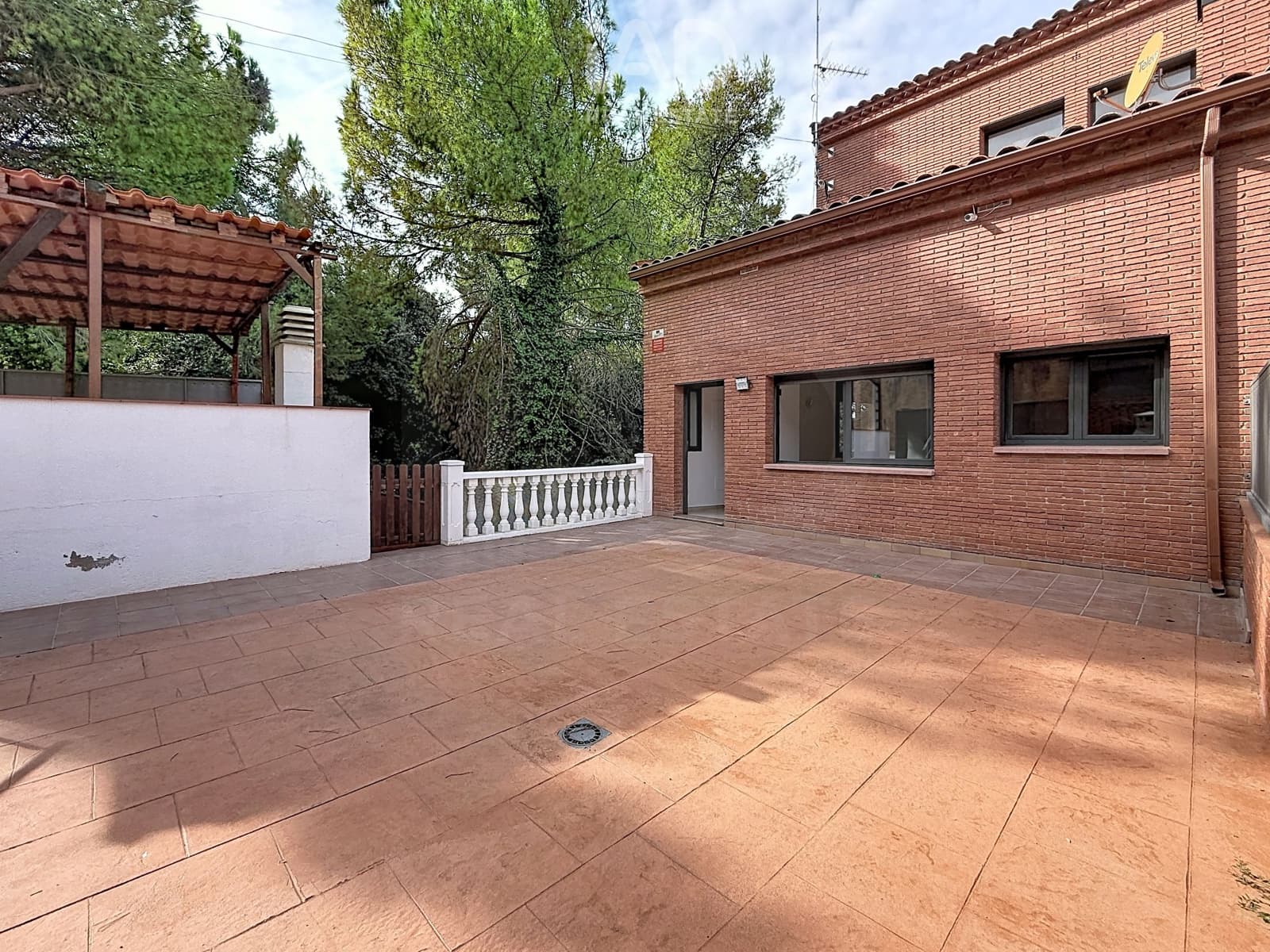 6 soverom Kjedet enebolig til salgs i Terrassa med garasje - € 719 000 (Ref: 10186310)