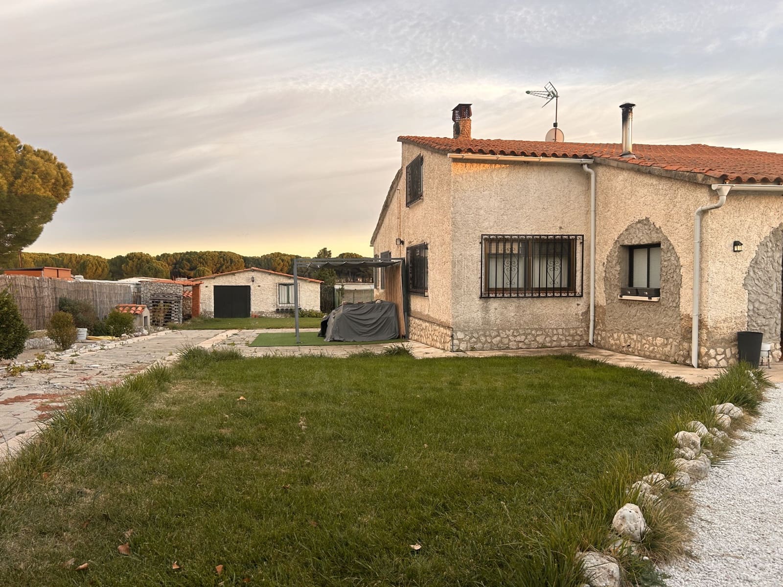 Finca/Casa Rural de 5 habitaciones en Villanueva de Duero en venta - 232.018 € (Ref: 10186312)