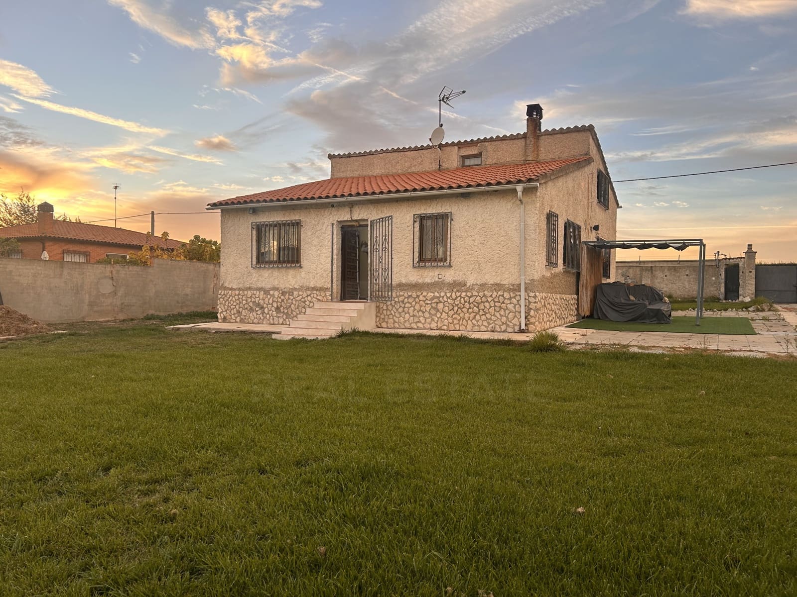 Finca/Casa Rural de 5 habitaciones en Villanueva de Duero en venta - 232.018 € (Ref: 10186312)