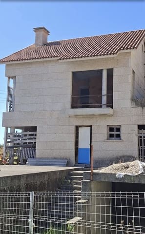 3 slaapkamer Villa te koop in Pontevedra stad met garage - € 260.000 (Ref: 10186315)