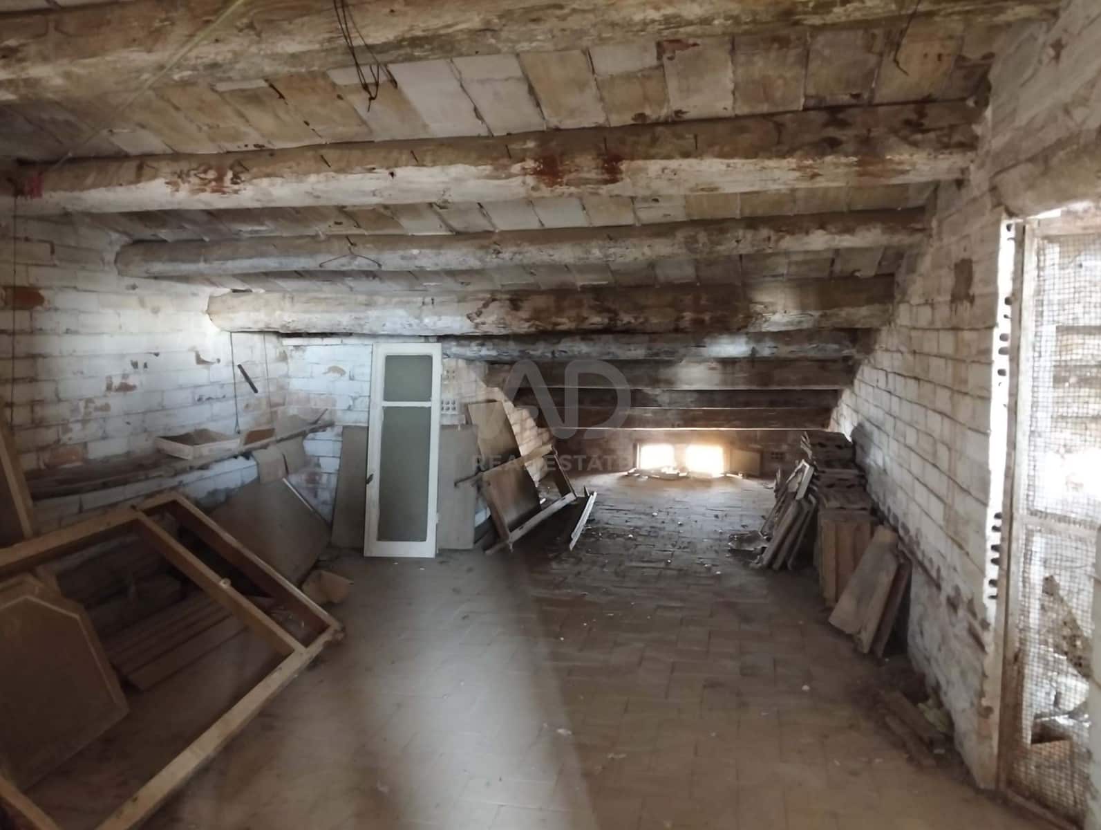 Casa de 6 habitaciones en Lleida ciudad en venta con garaje - 114.500 € (Ref: 9987349)