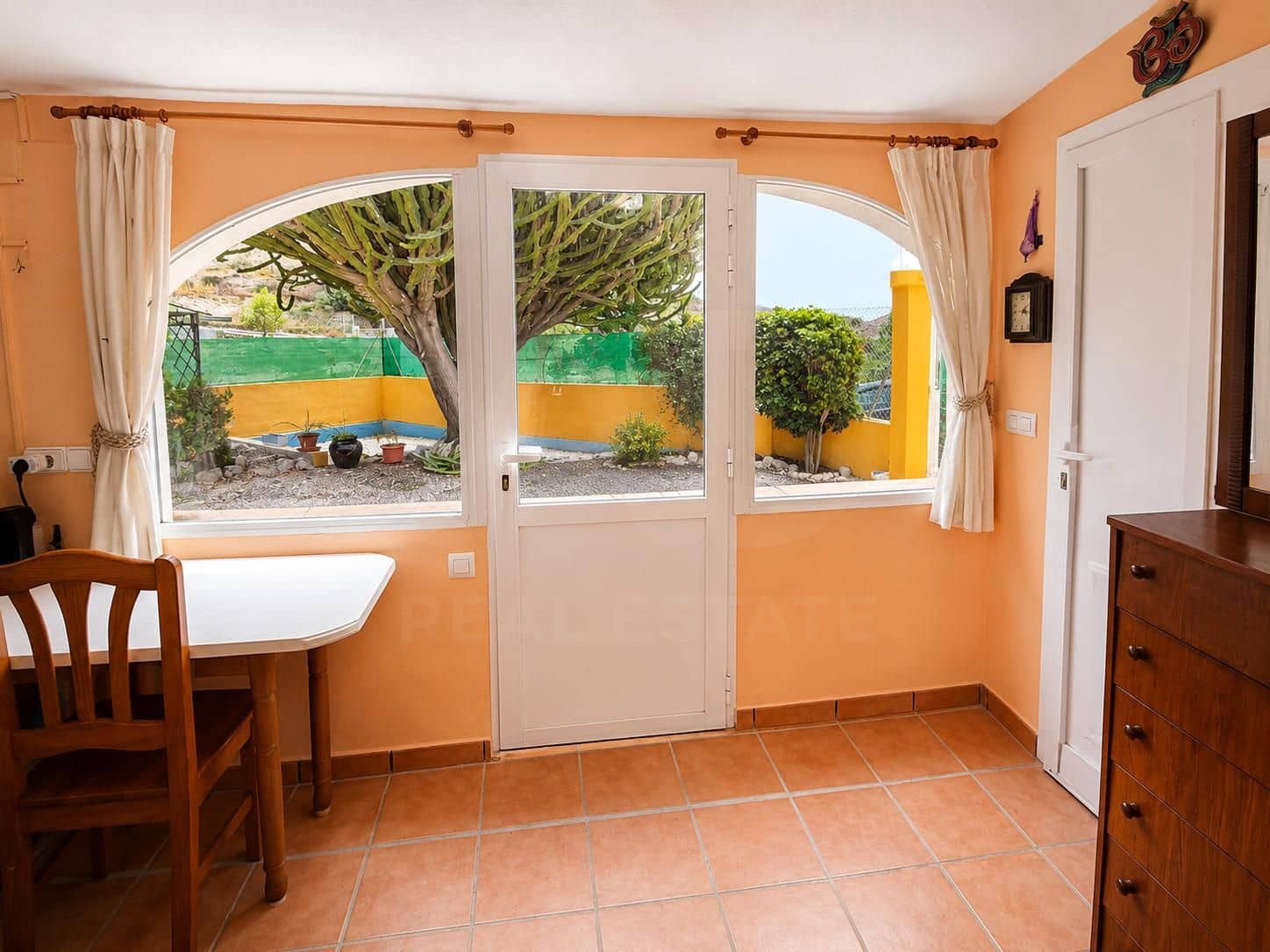 Casa de 4 habitaciones en Alicante / Alacant ciudad en venta con piscina garaje - 398.000 € (Ref: 9987350)