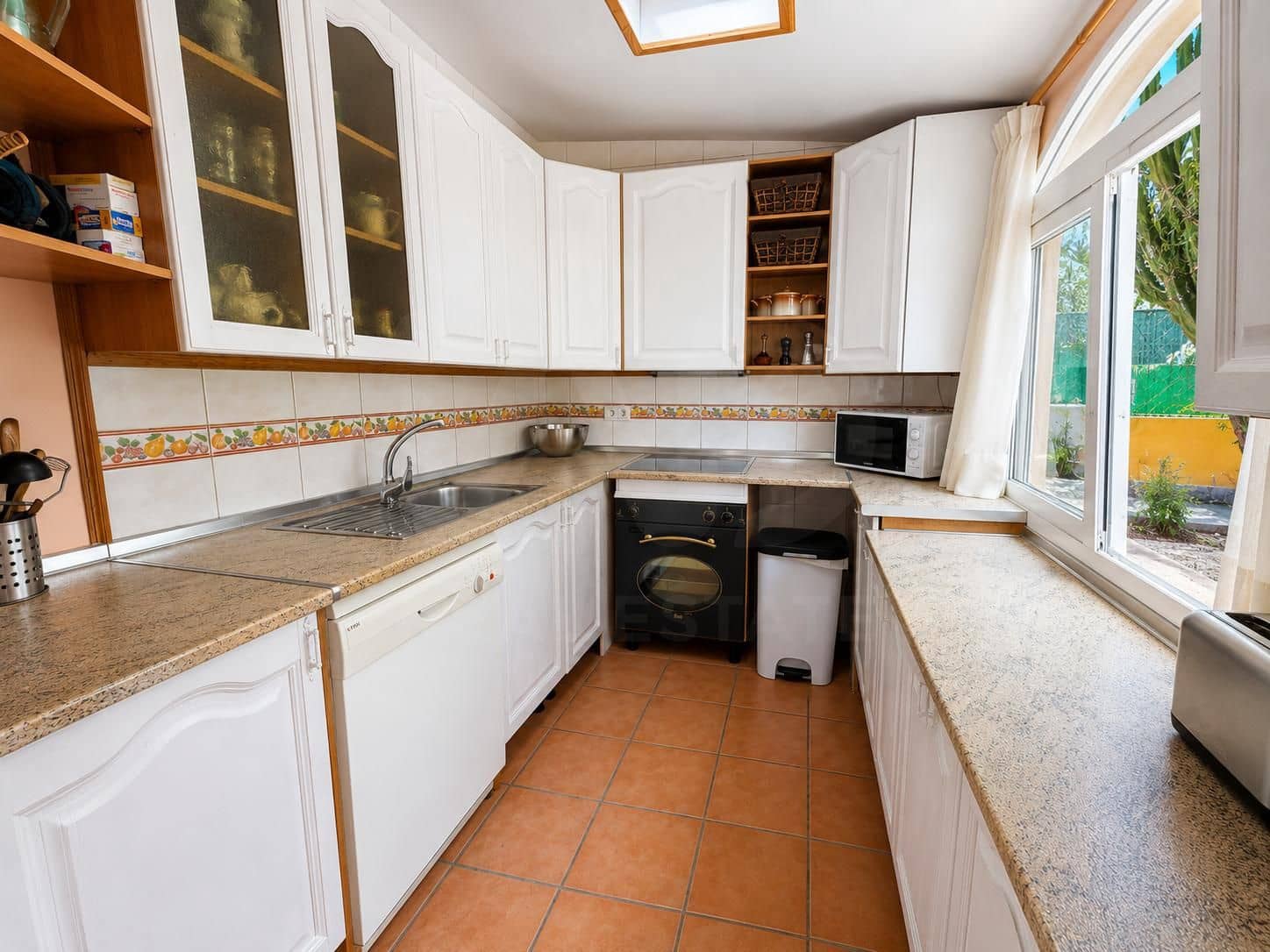 Casa de 4 habitaciones en Alicante / Alacant ciudad en venta con piscina garaje - 398.000 € (Ref: 9987350)