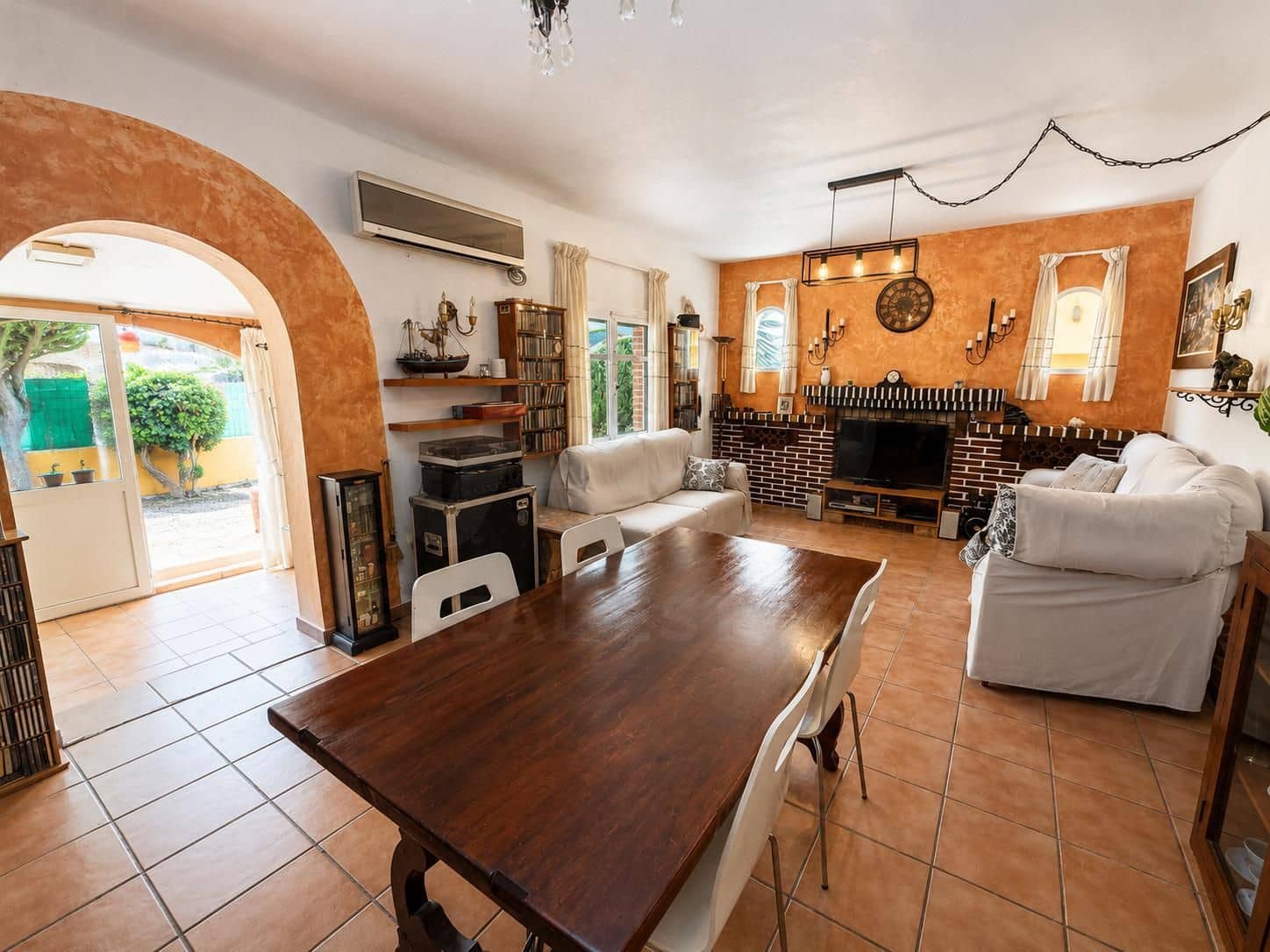 Casa de 4 habitaciones en Alicante / Alacant ciudad en venta con piscina garaje - 398.000 € (Ref: 9987350)
