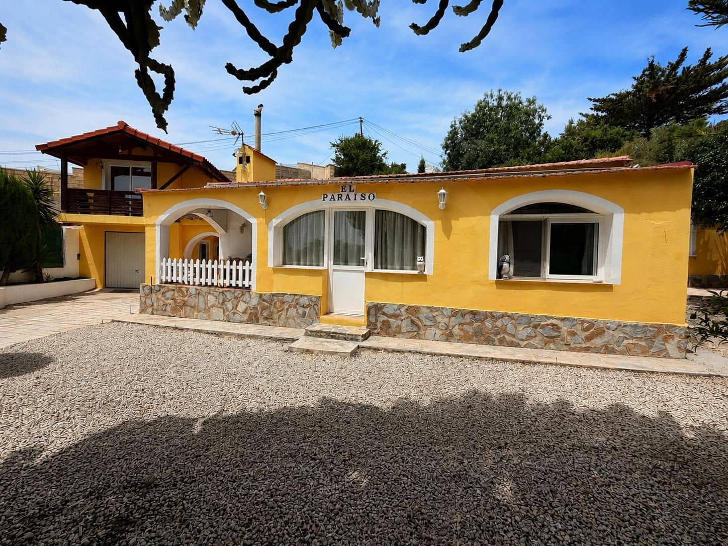 Casa de 4 habitaciones en Alicante / Alacant ciudad en venta con piscina garaje - 398.000 € (Ref: 9987350)