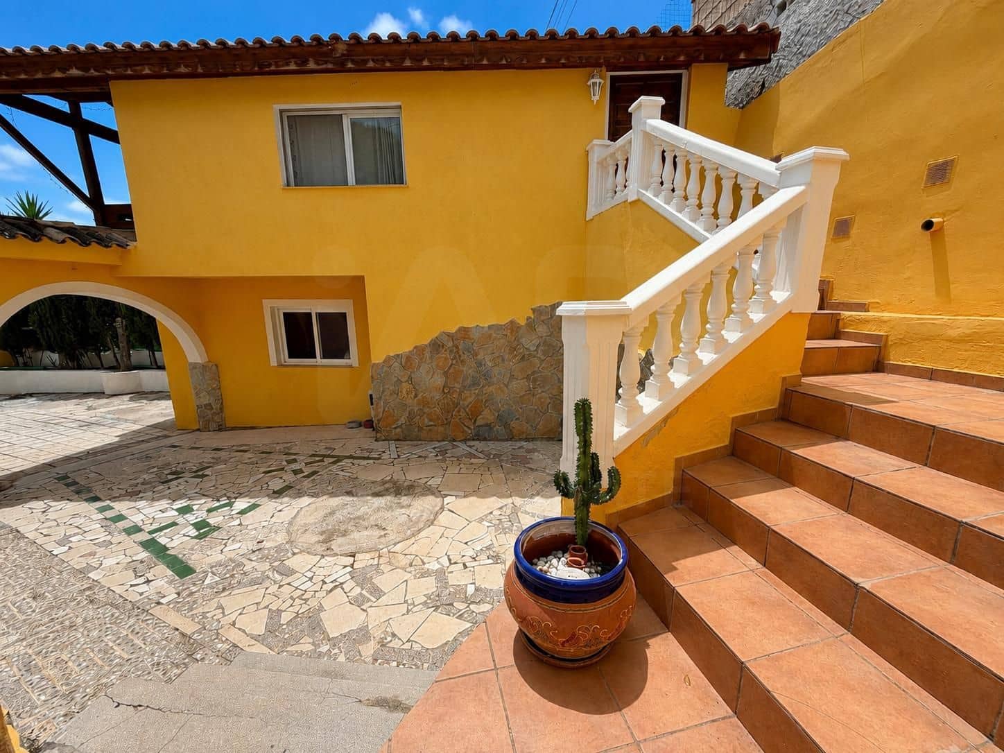 Casa de 4 habitaciones en Alicante / Alacant ciudad en venta con piscina garaje - 398.000 € (Ref: 9987350)