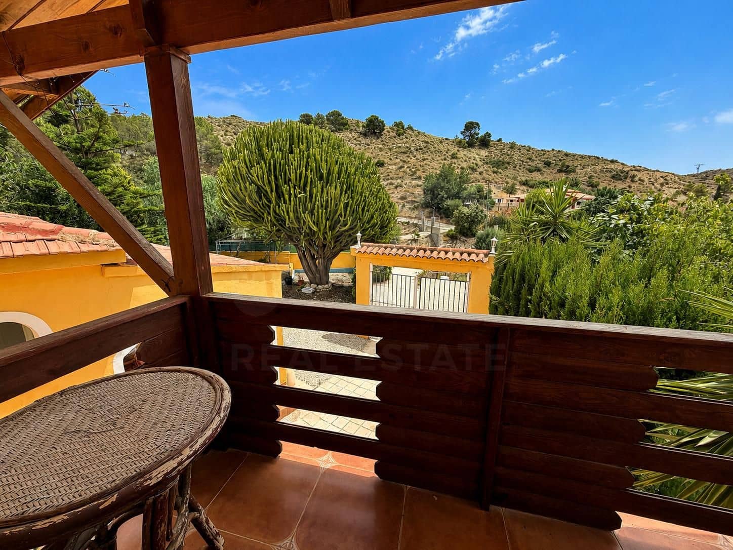 Casa de 4 habitaciones en Alicante / Alacant ciudad en venta con piscina garaje - 398.000 € (Ref: 9987350)