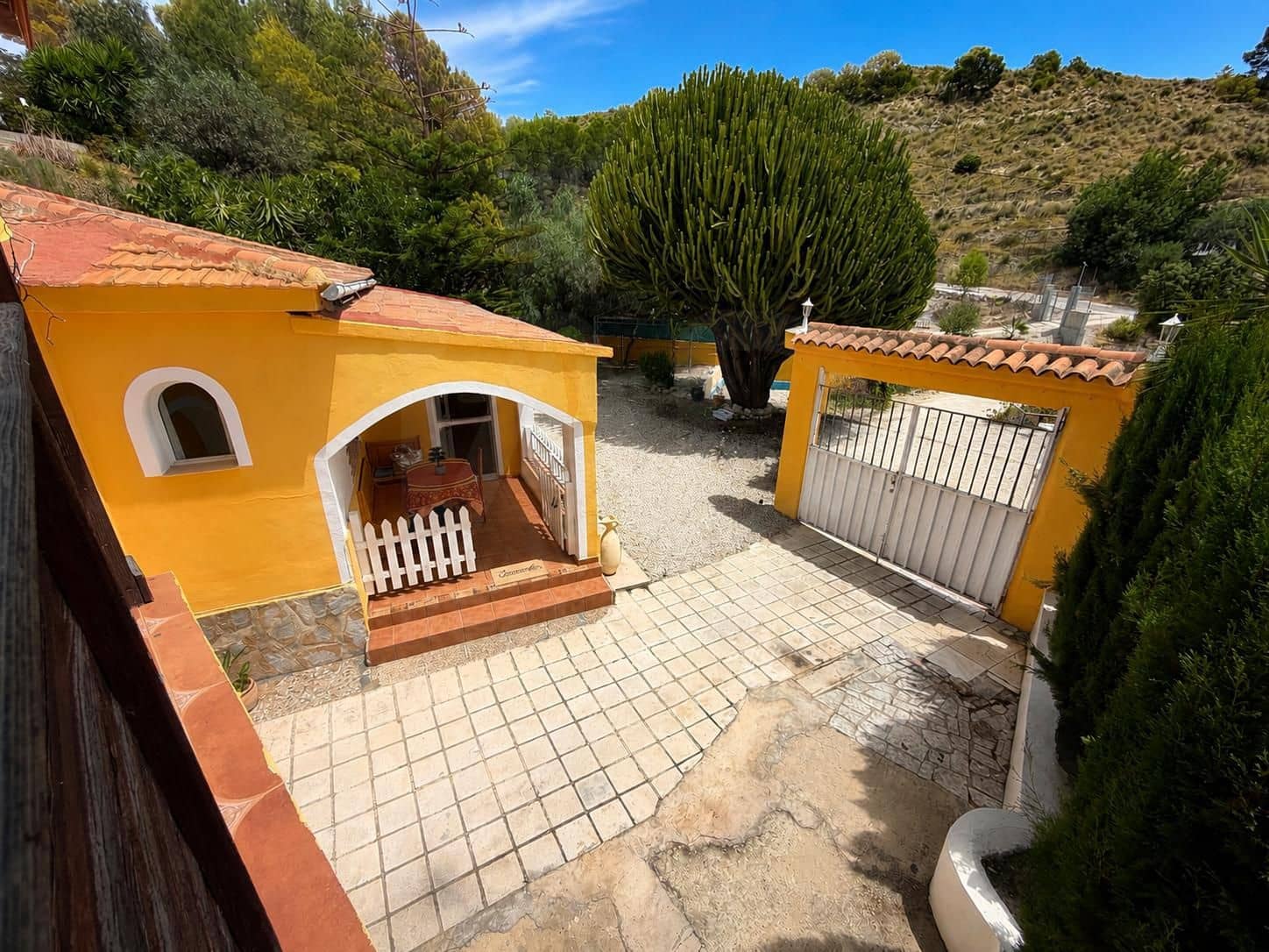 Casa de 4 habitaciones en Alicante / Alacant ciudad en venta con piscina garaje - 398.000 € (Ref: 9987350)