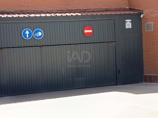 Garage till salu i Ensanche de Vallecas, Madrid stad - 18 000 € (Ref: 9987359)
