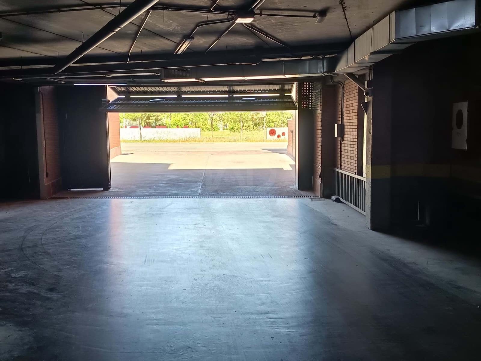 Garage til salg i Madrid by - € 18.000 (Ref: 9987359)