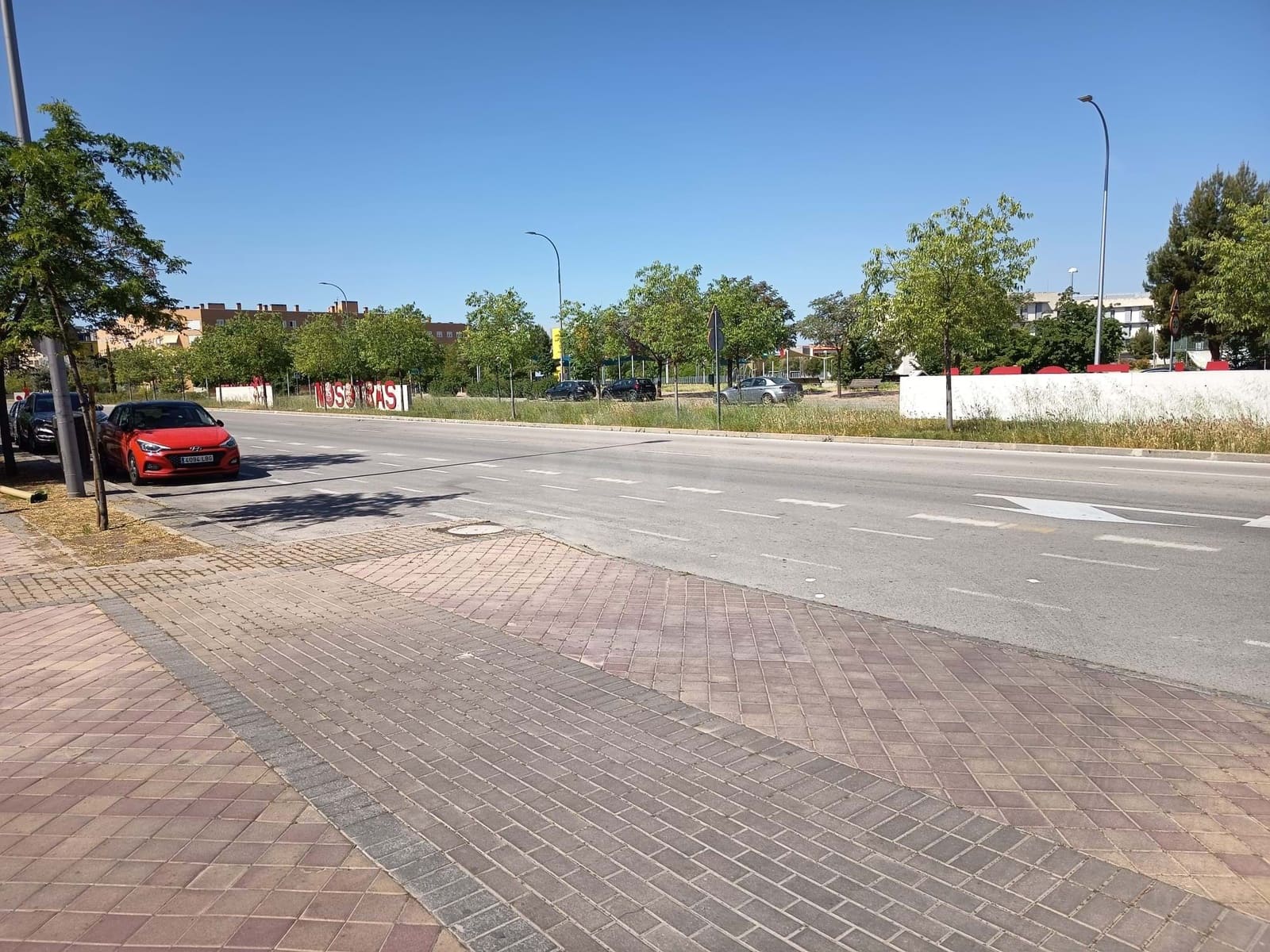 Garage til salg i Madrid by - € 18.000 (Ref: 9987359)