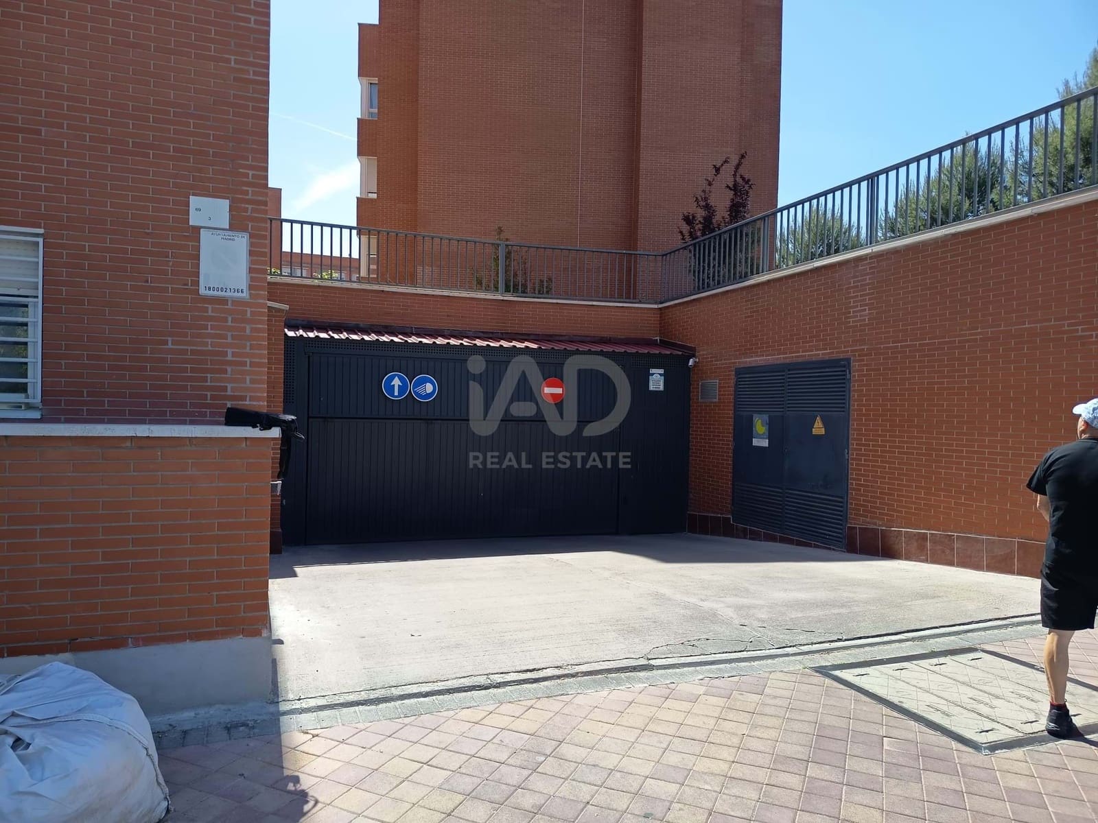 Garage til salg i Madrid by - € 18.000 (Ref: 9987359)