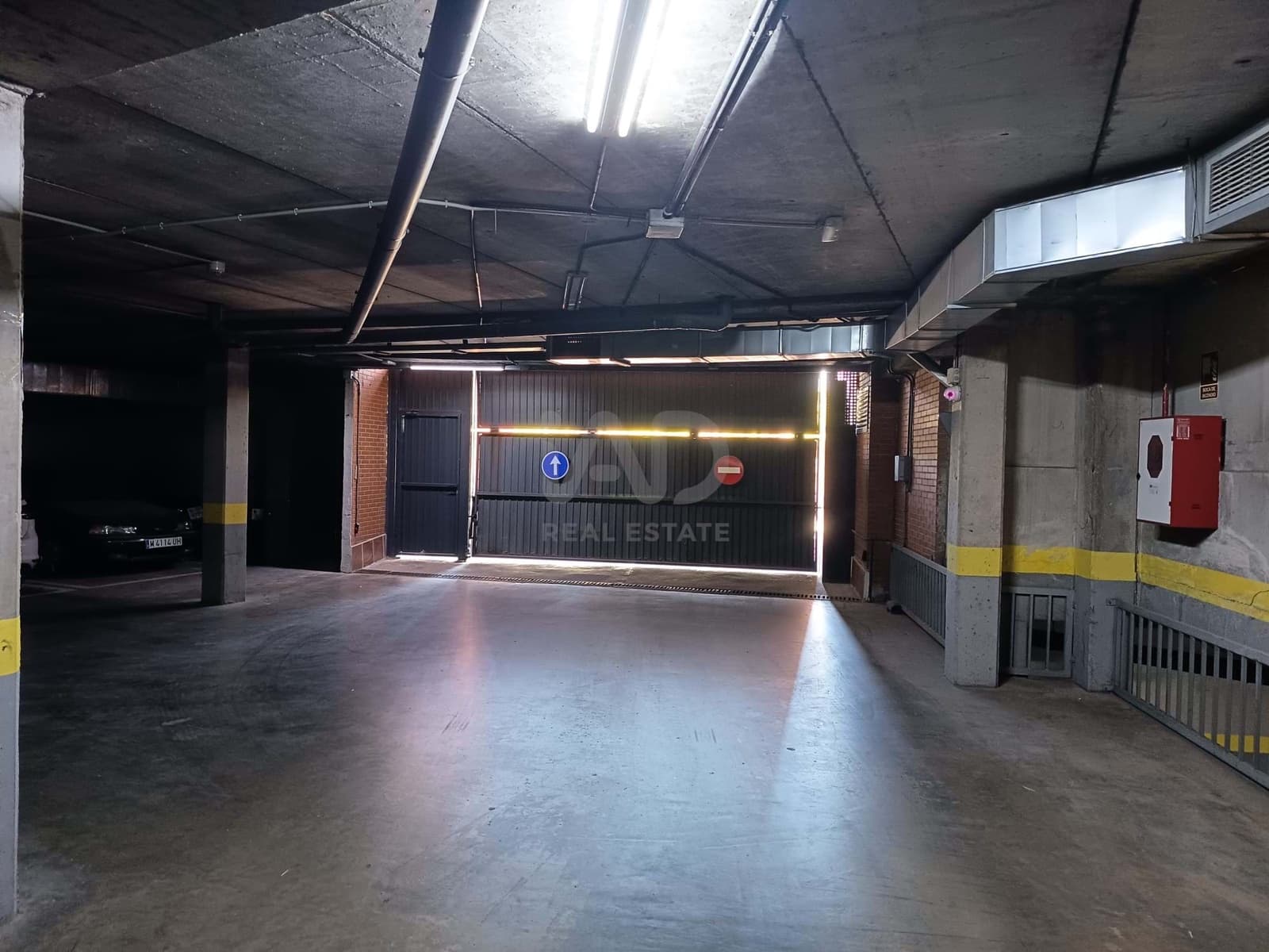 Garage til salg i Madrid by - € 18.000 (Ref: 9987359)