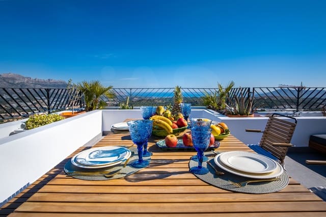 Chalet de 3 habitaciones en Polop en venta con piscina garaje - 470.000 € (Ref: 9987361)