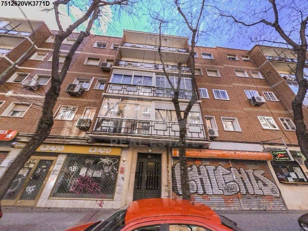 Loft for sale in Madrid city - € 185,000 (Ref: 9987363)