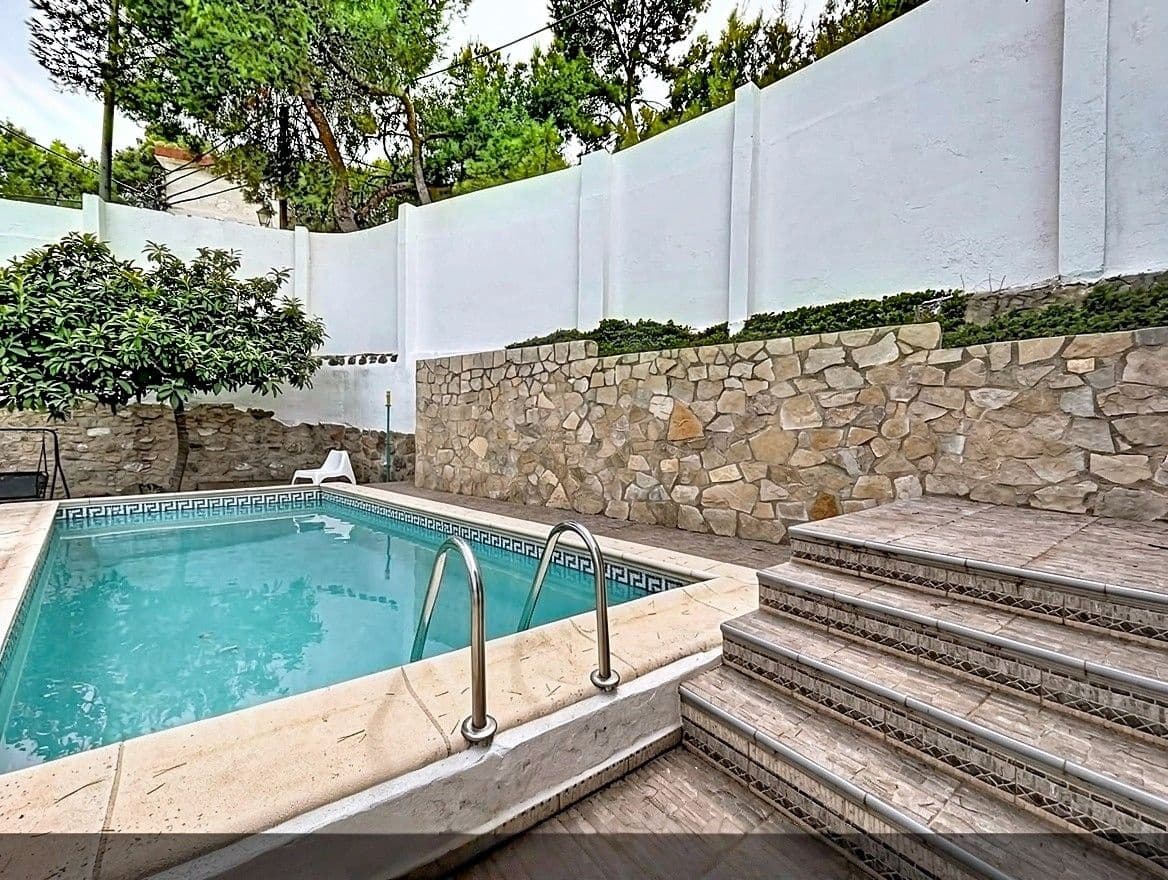 4 soverom Hus til salgs i Valencia by med svømmebasseng - € 250 000 (Ref: 9987373)