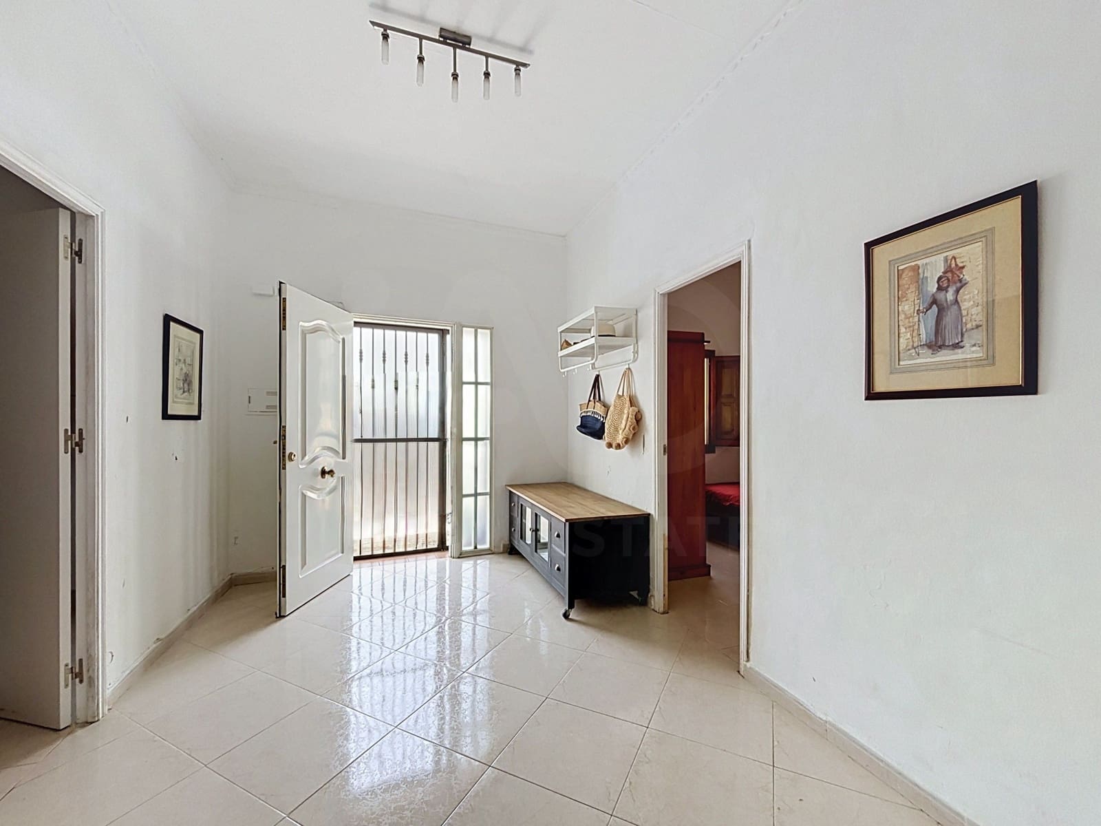 4 soverom Hus til salgs i Valencia by med svømmebasseng - € 250 000 (Ref: 9987373)
