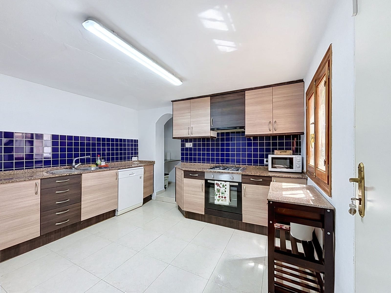 4 soverom Hus til salgs i Valencia by med svømmebasseng - € 250 000 (Ref: 9987373)