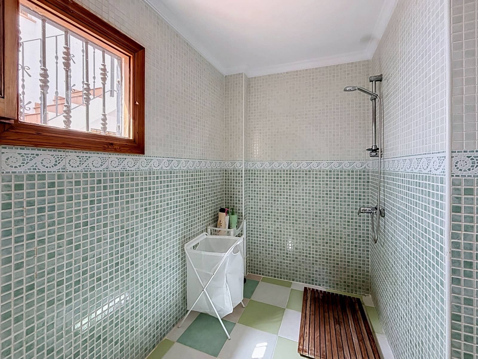 4 soverom Hus til salgs i Valencia by med svømmebasseng - € 250 000 (Ref: 9987373)