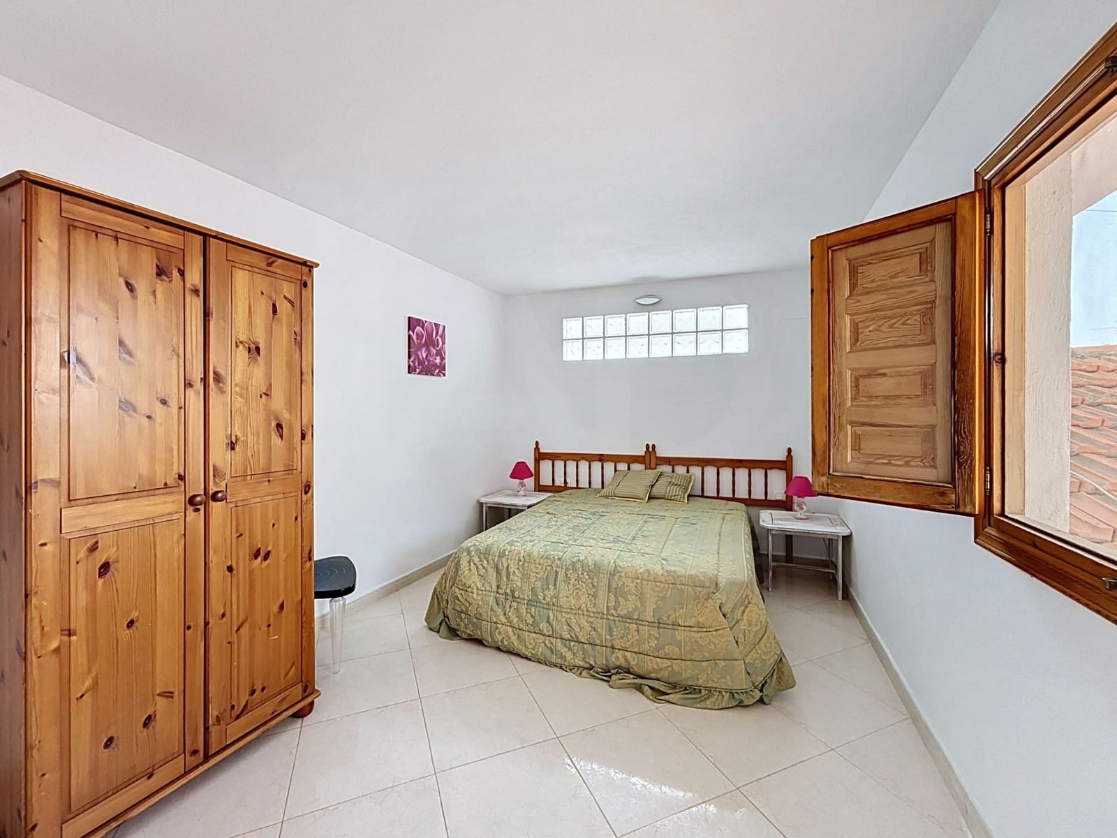 4 soverom Hus til salgs i Valencia by med svømmebasseng - € 250 000 (Ref: 9987373)
