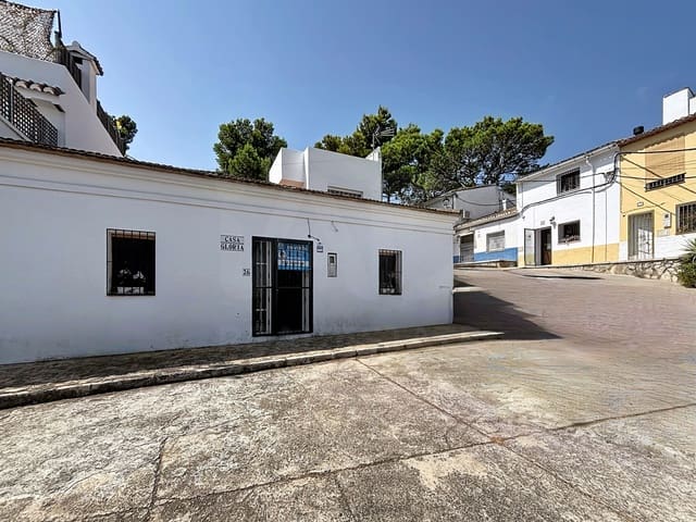 Casa de 4 habitaciones en Oliva Pueblo, Oliva en venta con piscina - 250.000 € (Ref: 9987373)