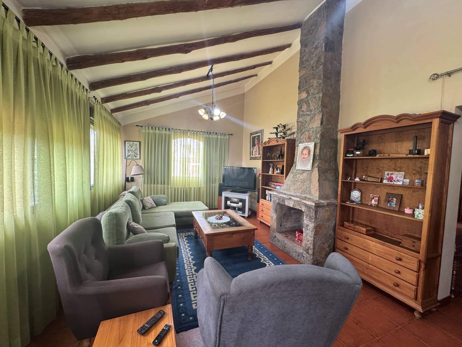 3 bedroom Villa for sale in Toledo city with pool garage - € 268,000 (Ref: 9987376)