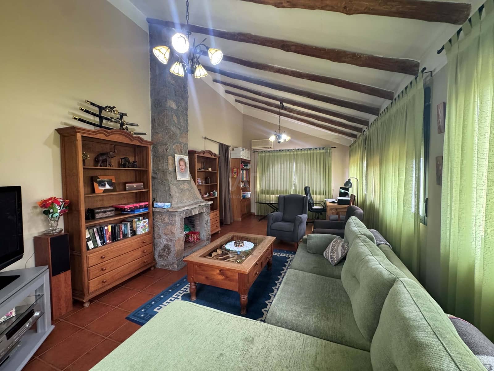 3 bedroom Villa for sale in Toledo city with pool garage - € 268,000 (Ref: 9987376)