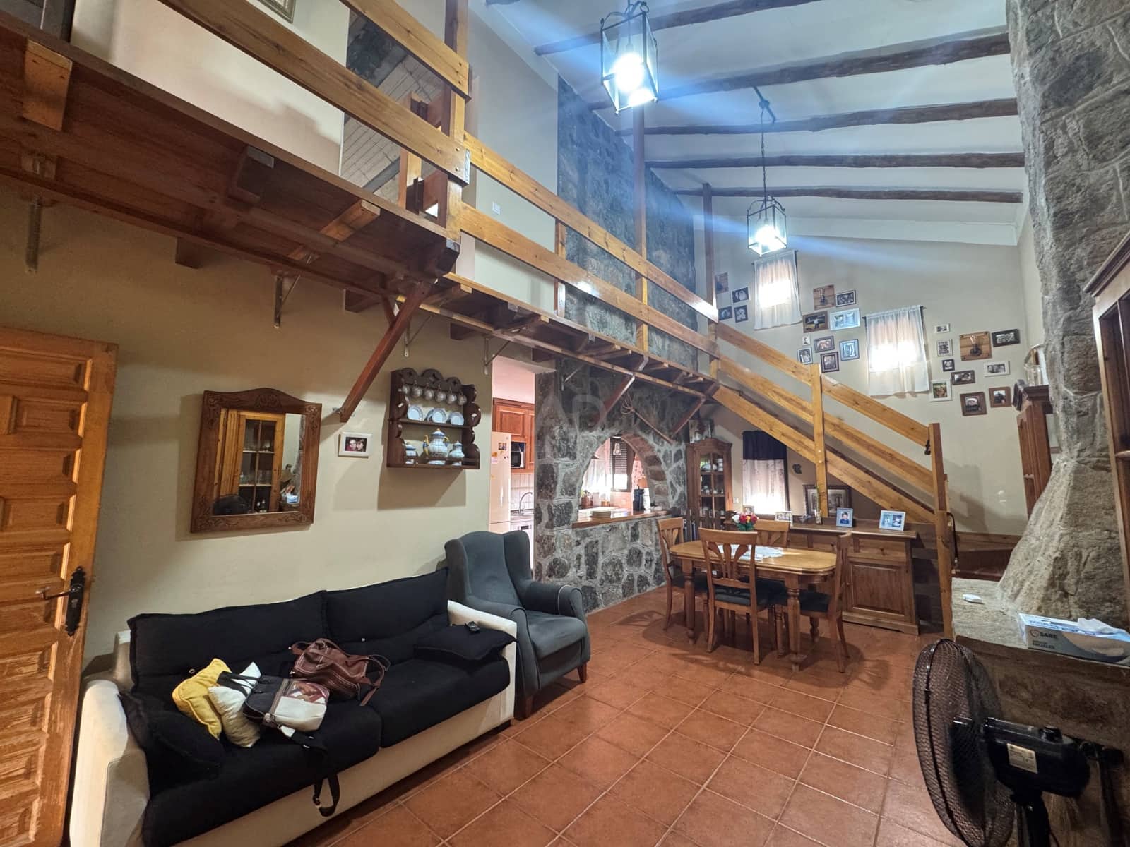 3 bedroom Villa for sale in Toledo city with pool garage - € 268,000 (Ref: 9987376)