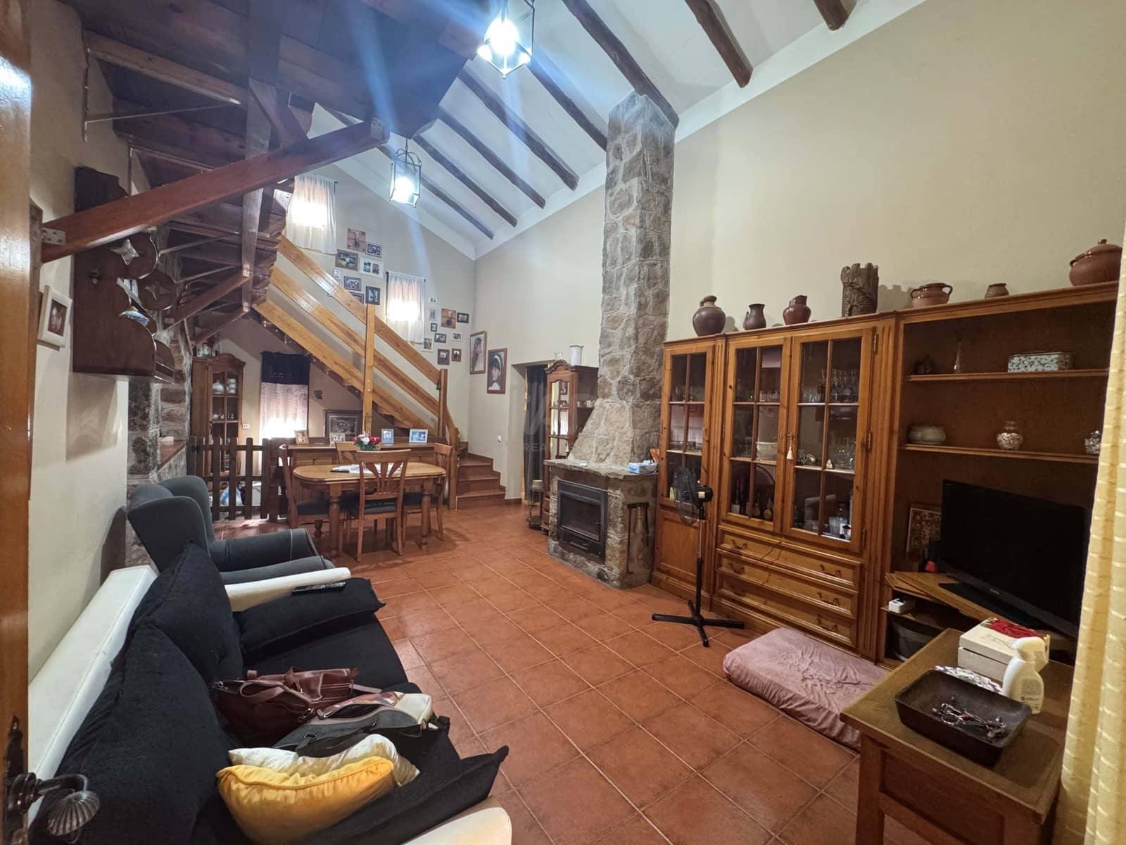 3 bedroom Villa for sale in Toledo city with pool garage - € 268,000 (Ref: 9987376)