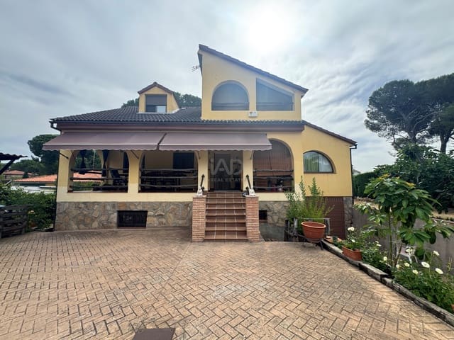 3 bedroom Villa for sale in Toledo city with pool garage - € 268,000 (Ref: 9987376)