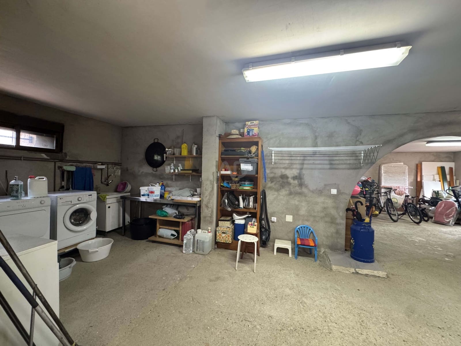 3 bedroom Villa for sale in Toledo city with pool garage - € 268,000 (Ref: 9987376)
