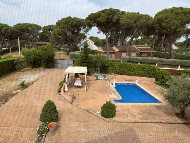 3 bedroom Villa for sale in Toledo city with pool garage - € 268,000 (Ref: 9987376)
