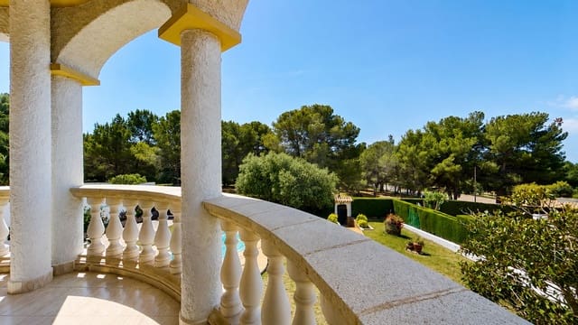 3 soveværelse Byhus til salg i Tarragona by med swimmingpool garage - € 535.000 (Ref: 9987378)