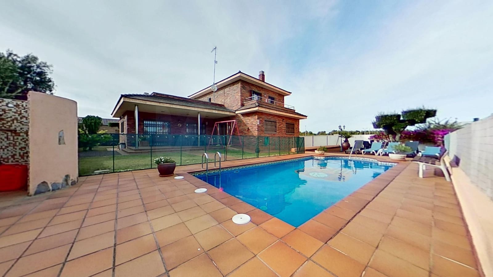 4 sypialnia Dom na sprzedaż w Miasto Tarragona z basenem garażem - 565 000 € (Ref: 9987379)