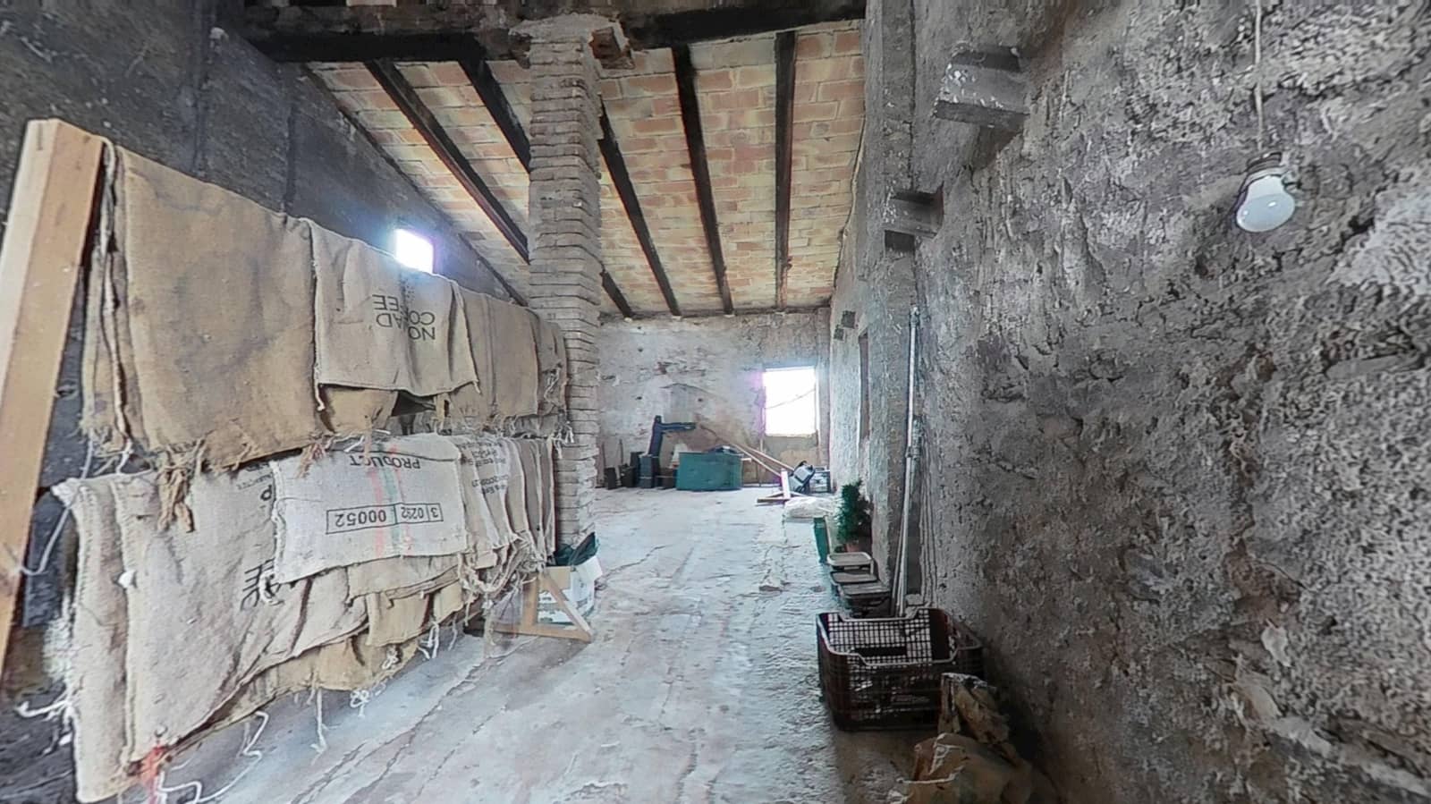 9 bedroom Townhouse for sale in Tarragona city with garage - € 100,000 (Ref: 9987381)