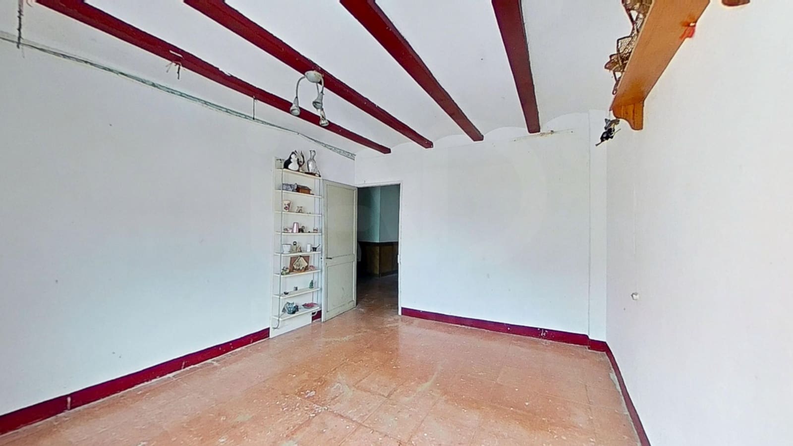 9 bedroom Townhouse for sale in Tarragona city with garage - € 100,000 (Ref: 9987381)