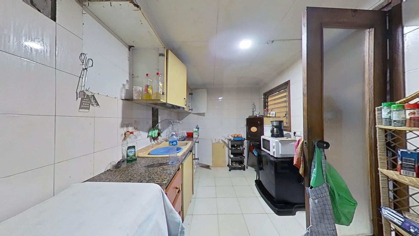 9 bedroom Townhouse for sale in Tarragona city with garage - € 100,000 (Ref: 9987381)