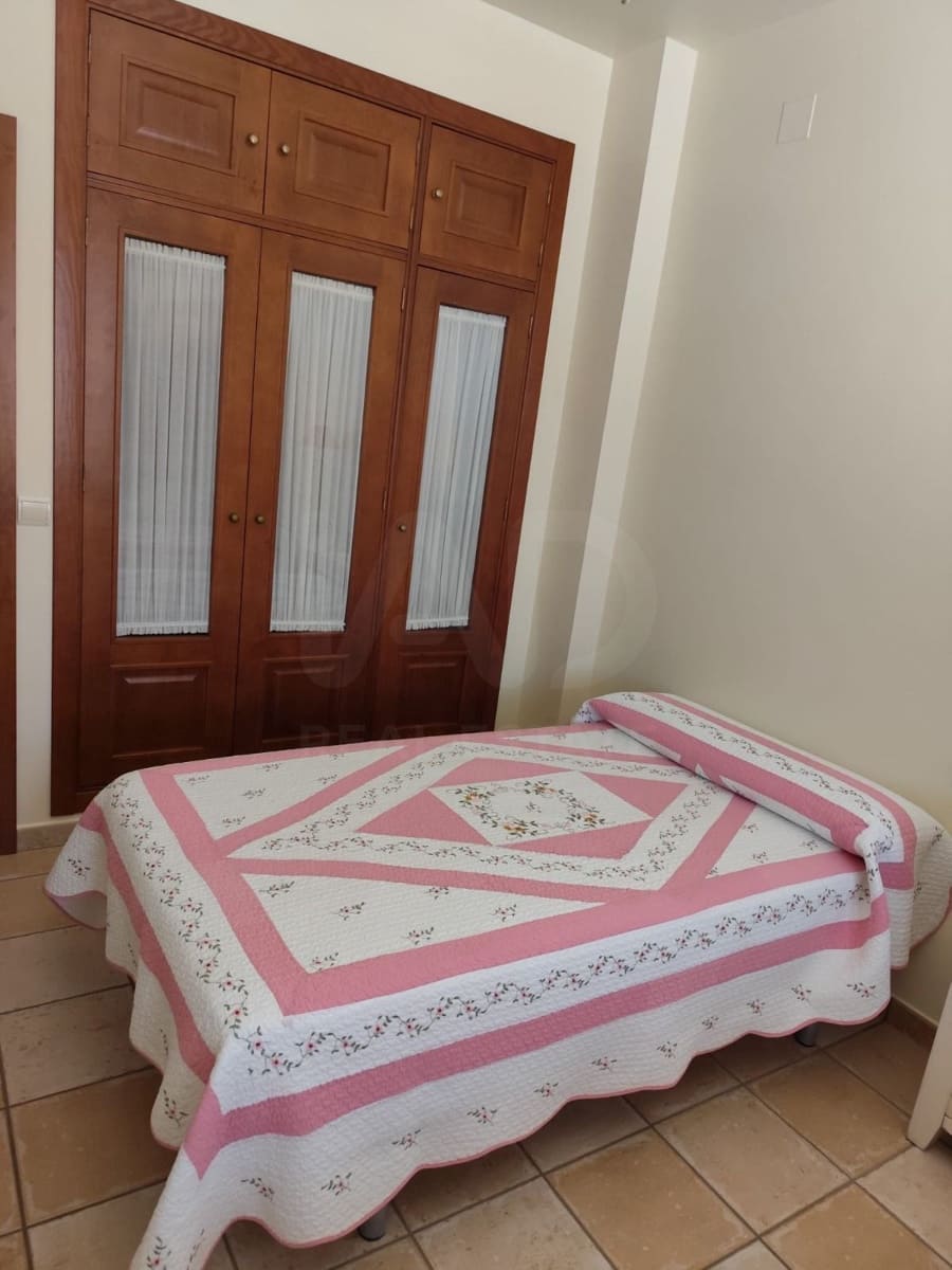 Chalet de 3 habitaciones en Huelva ciudad en venta con piscina - 480.000 € (Ref: 9987390)