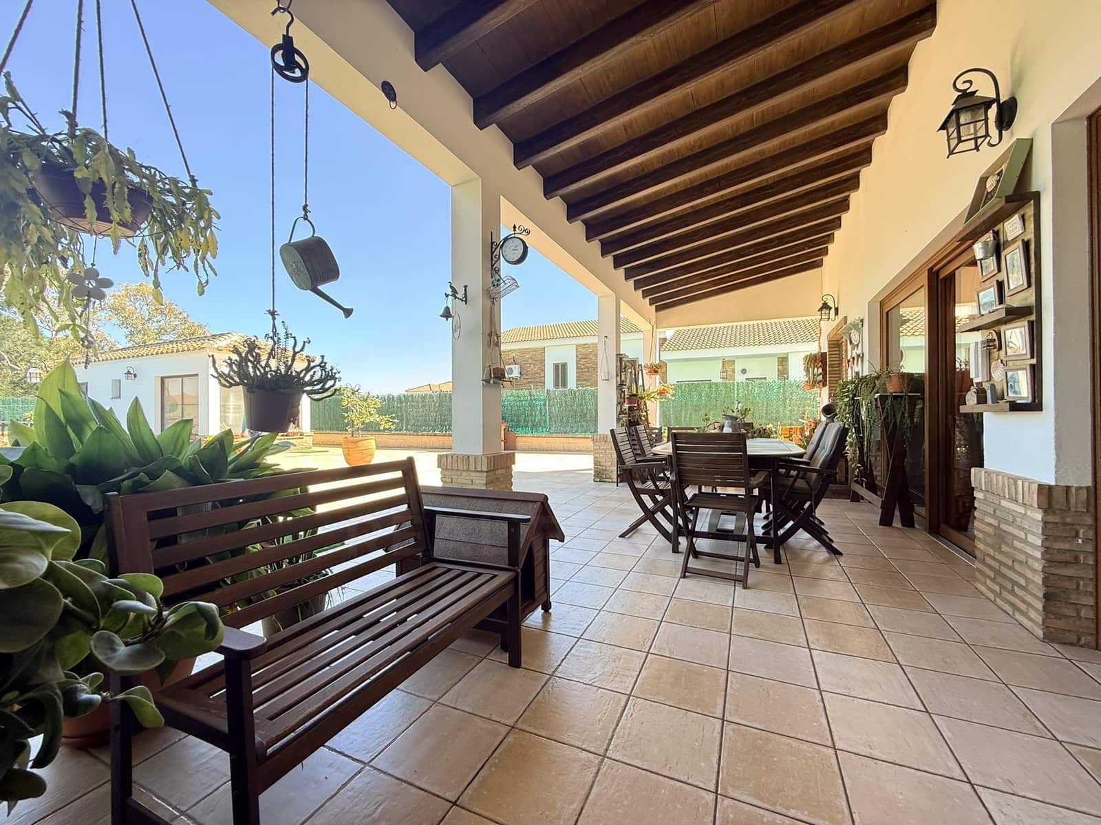 Chalet de 3 habitaciones en Huelva ciudad en venta con piscina - 480.000 € (Ref: 9987390)
