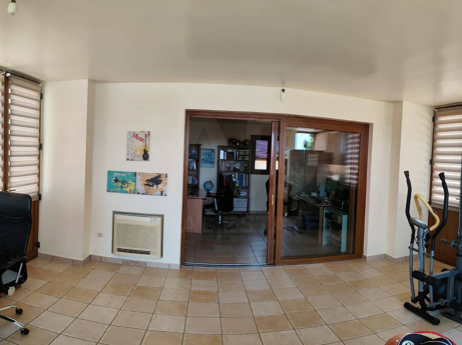 Chalet de 3 habitaciones en Huelva ciudad en venta con piscina - 480.000 € (Ref: 9987390)
