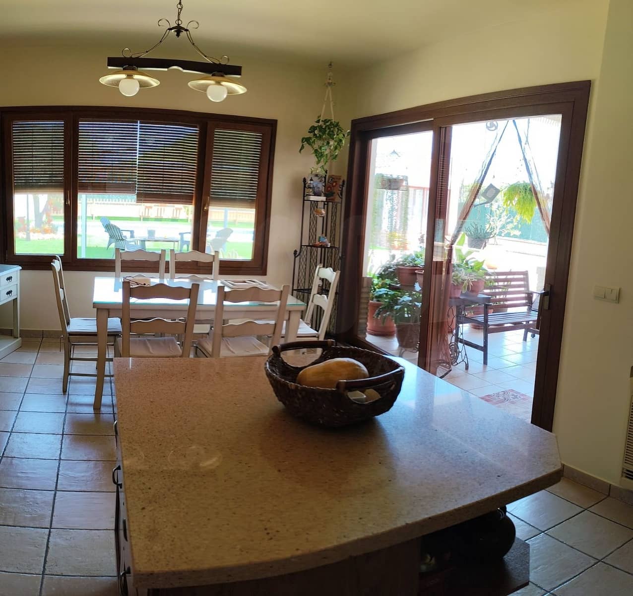 Chalet de 3 habitaciones en Huelva ciudad en venta con piscina - 480.000 € (Ref: 9987390)