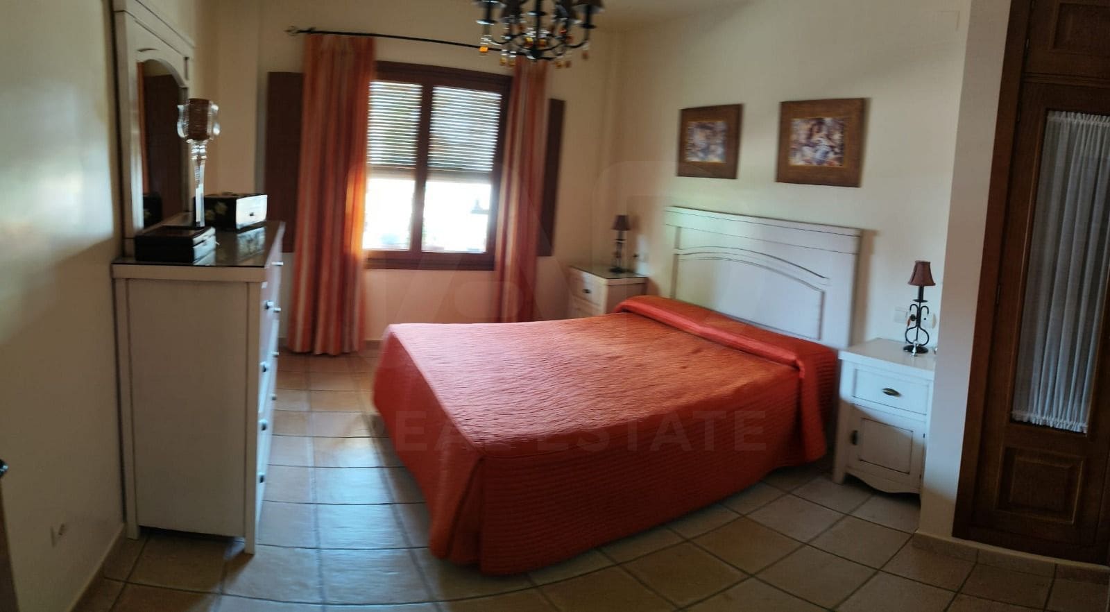 Chalet de 3 habitaciones en Huelva ciudad en venta con piscina - 480.000 € (Ref: 9987390)