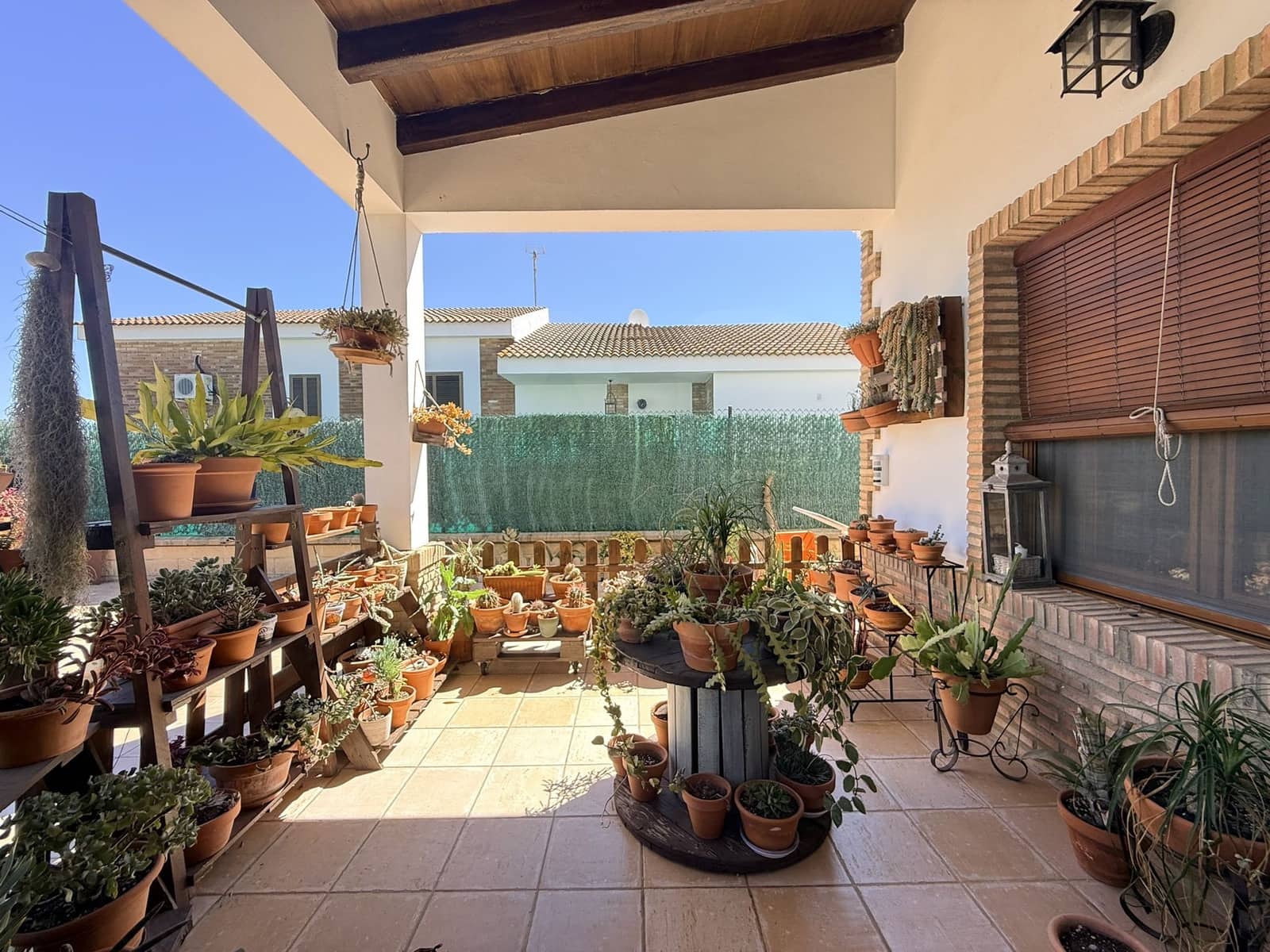 Chalet de 3 habitaciones en Huelva ciudad en venta con piscina - 480.000 € (Ref: 9987390)