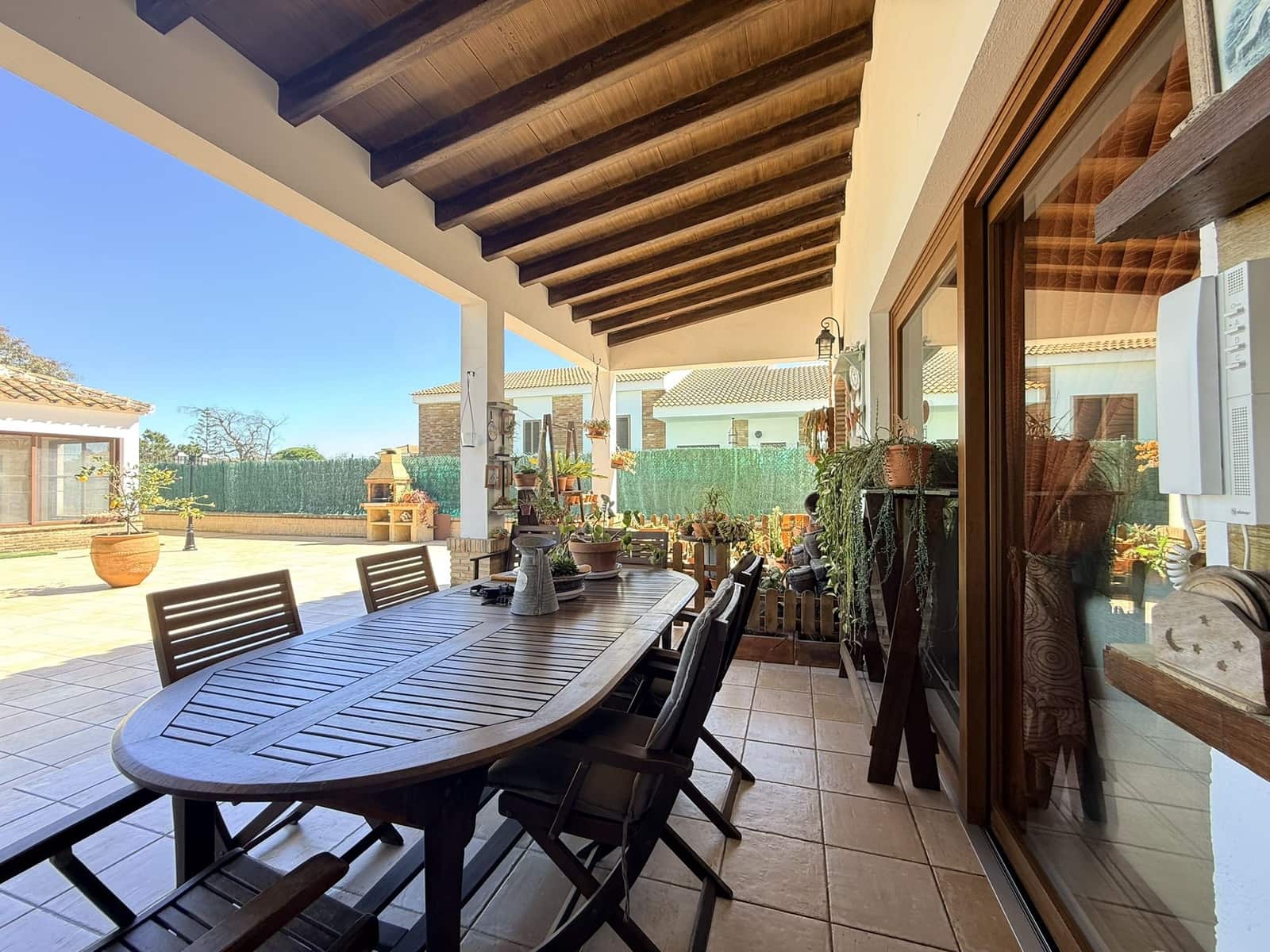 Chalet de 3 habitaciones en Huelva ciudad en venta con piscina - 480.000 € (Ref: 9987390)