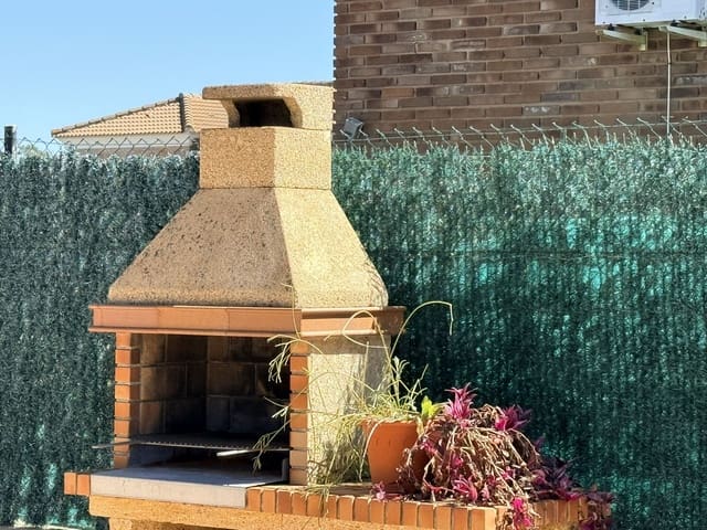 Chalet de 3 habitaciones en Huelva ciudad en venta con piscina - 480.000 € (Ref: 9987390)